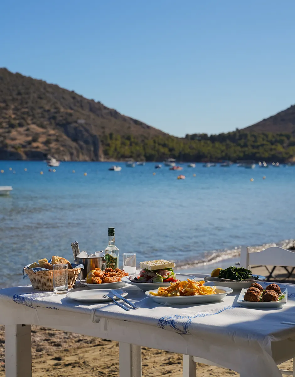 Ταβέρνα στην Παραλία του Τολού