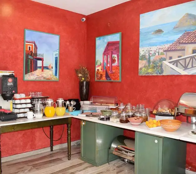 Πρωινό σε μπουφέ στο Ninemia Tolo