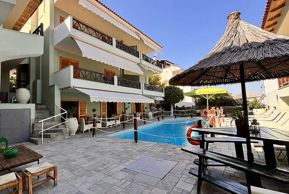 Ninemia Residence Pool & Poolside Seating