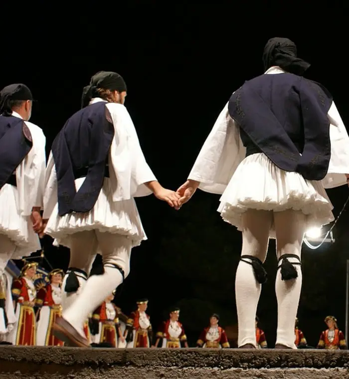 Ελληνική Βραδιά με Παραδοσιακούς Χορούς